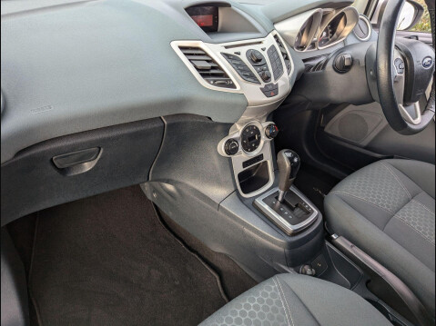 Ford Fiesta 1.4 Titanium 3dr 20