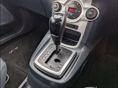 Ford Fiesta 1.4 Titanium 3dr 12