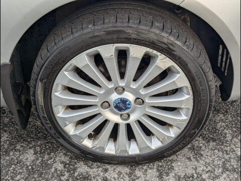 Ford Fiesta 1.4 Titanium 3dr 22