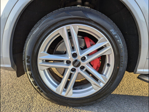 Audi Q5 2.0 TDI 40 S line S Tronic quattro Euro 6 (s/s) 5dr 38
