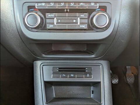 Volkswagen Tiguan 2.0 TDI BlueMotion Tech SE 4WD Euro 5 (s/s) 5dr 17