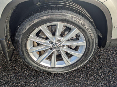Volkswagen Tiguan 2.0 TDI BlueMotion Tech SE 4WD Euro 5 (s/s) 5dr 22