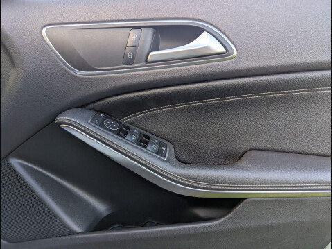 Mercedes-Benz A Class 1.6 A180 Sport Euro 6 (s/s) 5dr 10