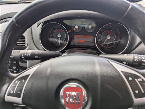 Fiat Punto 1.4 MultiAir Lounge Euro 5 (s/s) 3dr 16