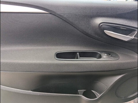 Fiat Punto 1.4 MultiAir Lounge Euro 5 (s/s) 3dr 26