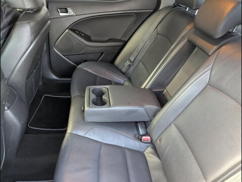 Kia Optima 1.7 CRDi EcoDynamics 3 Euro 5 (s/s) 4dr 14