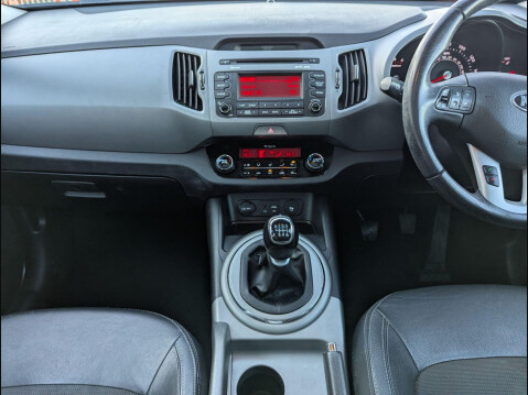 Kia Sportage 1.7 CRDi EcoDynamics 2 2WD Euro 6 (s/s) 5dr 9