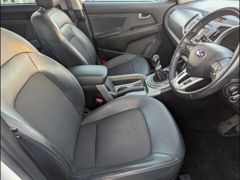 Kia Sportage 1.7 CRDi EcoDynamics 2 2WD Euro 6 (s/s) 5dr 9