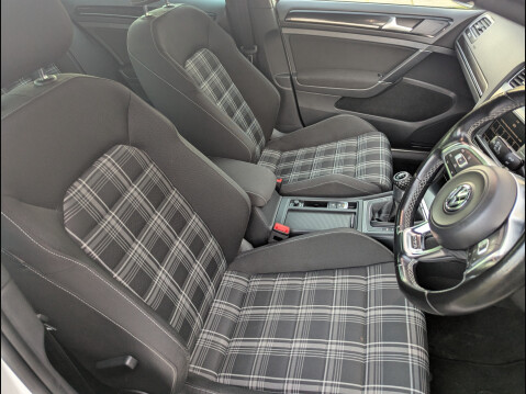 Volkswagen Golf GTD 6