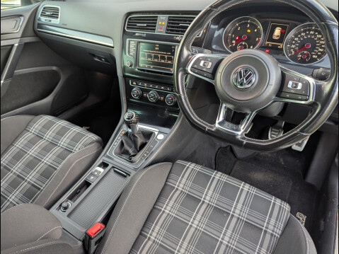 Volkswagen Golf GTD 11