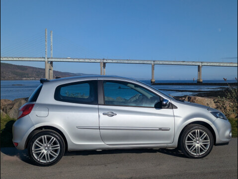 Renault Clio DYNAMIQUE TOMTOM 16V 4