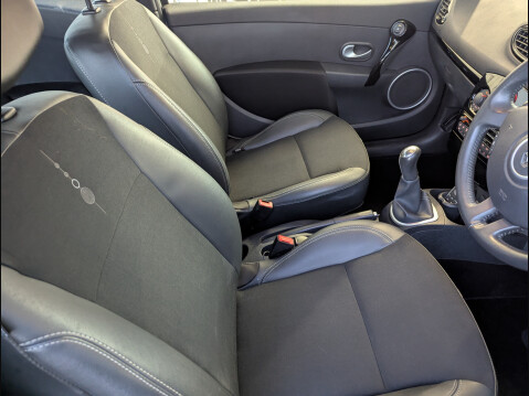 Renault Clio DYNAMIQUE TOMTOM 16V 9