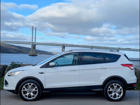 Ford Kuga 2.0 TDCi Titanium 2WD Euro 5 5dr 4