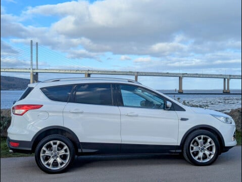 Ford Kuga 2.0 TDCi Titanium 2WD Euro 5 5dr 9