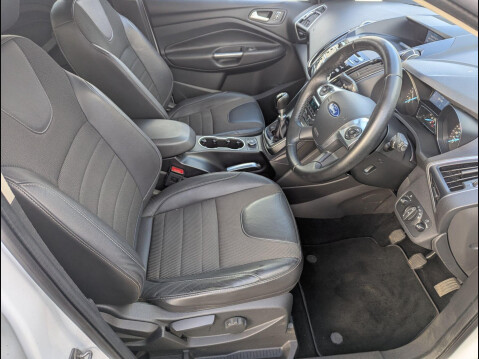Ford Kuga 2.0 TDCi Titanium 2WD Euro 5 5dr 10