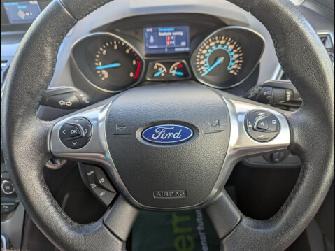 Ford Kuga 2.0 TDCi Titanium 2WD Euro 5 5dr 11
