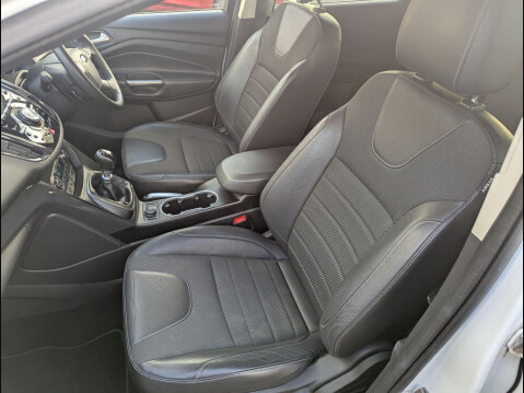 Ford Kuga 2.0 TDCi Titanium 2WD Euro 5 5dr 30