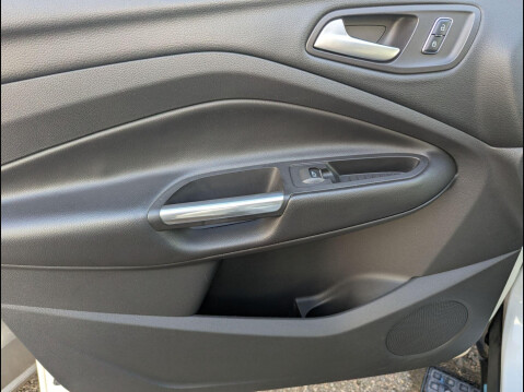 Ford Kuga 2.0 TDCi Titanium 2WD Euro 5 5dr 33
