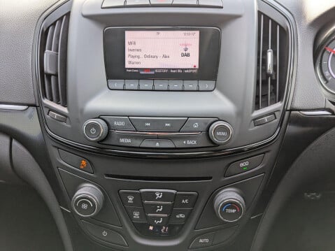 Vauxhall Insignia 2.0 CDTi ecoFLEX SRi Euro 5 (s/s) 5dr 27
