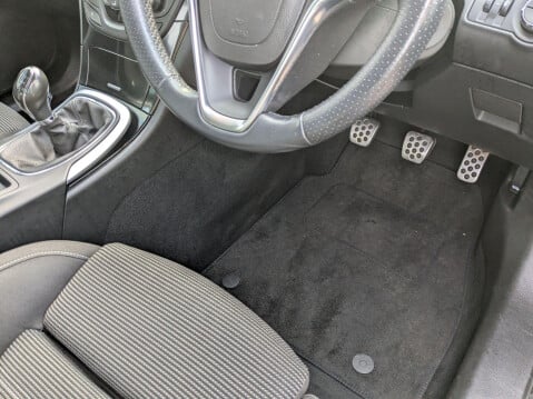 Vauxhall Insignia 2.0 CDTi ecoFLEX SRi Euro 5 (s/s) 5dr 24