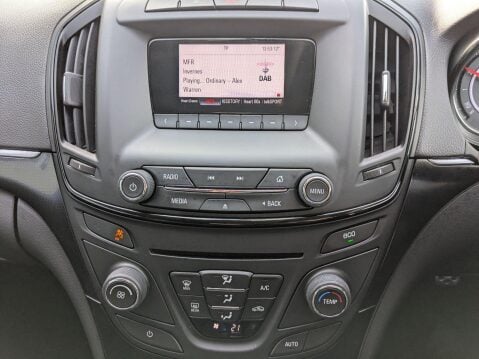 Vauxhall Insignia 2.0 CDTi ecoFLEX SRi Euro 5 (s/s) 5dr 27