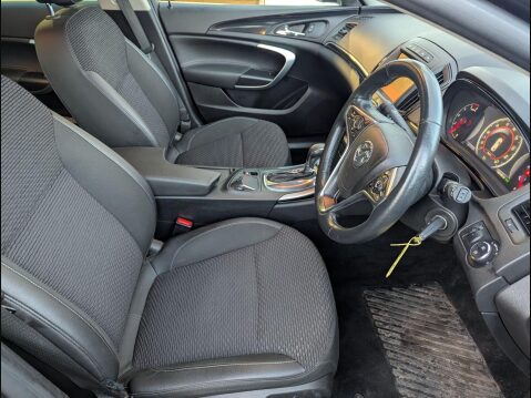 Vauxhall Insignia 2.0 CDTi Nav Country Tourer Auto 4WD Euro 5 5dr 9