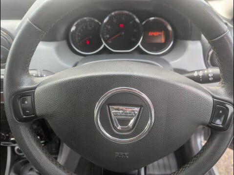 Dacia Duster 1.5 dCi Laureate 4WD Euro 5 5dr 10