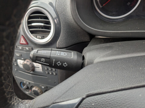 Vauxhall Corsa SE 12