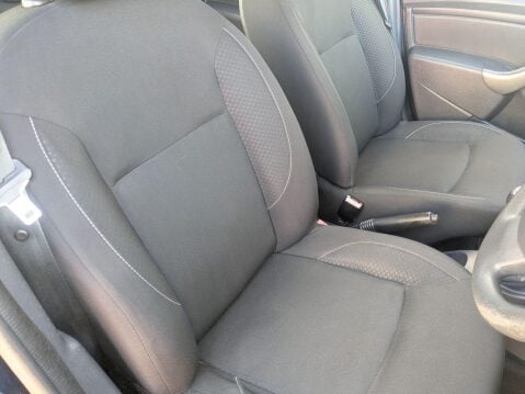 Dacia Duster 1.6 SCe Ambiance Euro 6 (s/s) 5dr 11