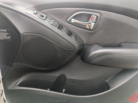 Hyundai ix35 2.0 CRDi Premium Auto 4WD Euro 5 5dr 10