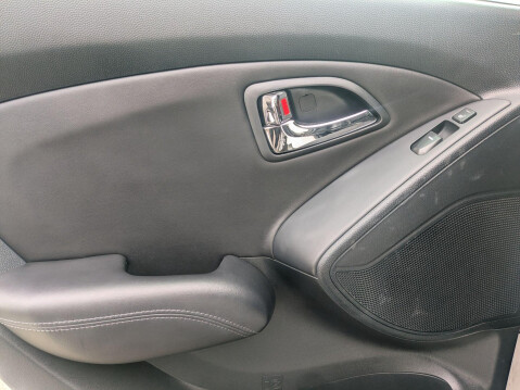 Hyundai ix35 2.0 CRDi Premium Auto 4WD Euro 5 5dr 15
