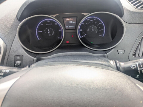 Hyundai ix35 2.0 CRDi Premium Auto 4WD Euro 5 5dr 21