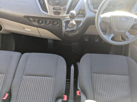 Ford Tourneo Custom 2.2 300 TDCi L2 Euro 5 (s/s) 5dr 38