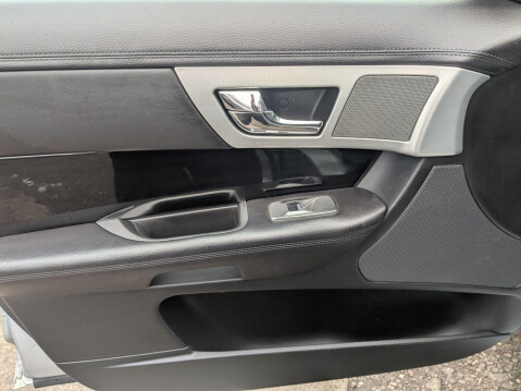 Jaguar XF 2.2d Sport Auto Euro 5 (s/s) 4dr 27