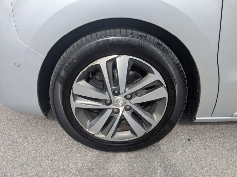 Peugeot Traveller 2.0 BlueHDi Allure Standard MPV EAT6 MWB Euro 6 (s/s) 5dr 42