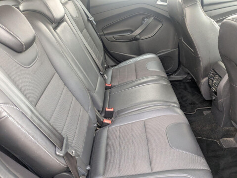 Ford Kuga 2.0 TDCi Titanium 2WD Euro 5 5dr 12