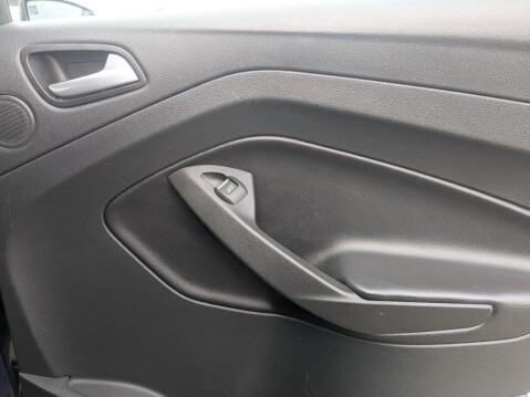 Ford Kuga 2.0 TDCi Titanium 2WD Euro 5 5dr 13