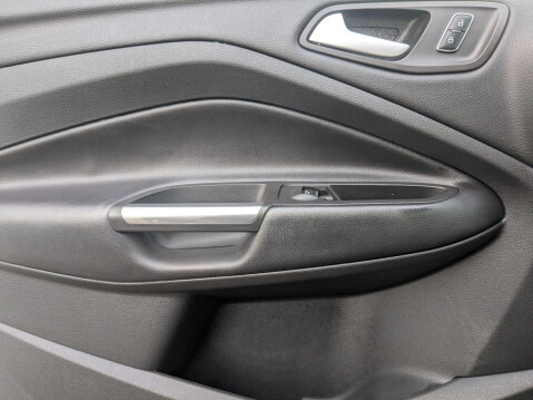 Ford Kuga 2.0 TDCi Titanium 2WD Euro 5 5dr 18