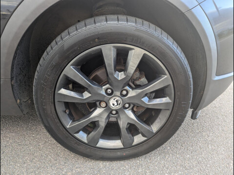 Vauxhall Antara 2.2 CDTi SE 4WD Euro 5 (s/s) 5dr (SNav) 32