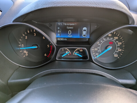 Ford Kuga ST-LINE X TDCI 11