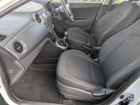 Hyundai i10 1.0 SE Euro 6 5dr 17