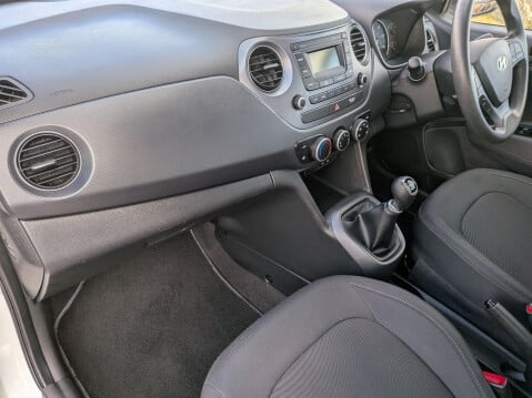 Hyundai i10 1.0 SE Euro 6 5dr 19