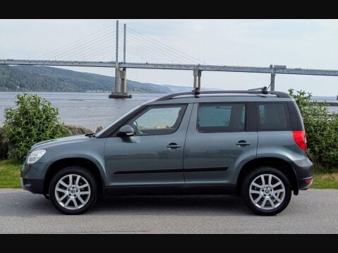 Skoda Yeti 2.0 TDI Elegance 4WD Euro 5 5dr 8