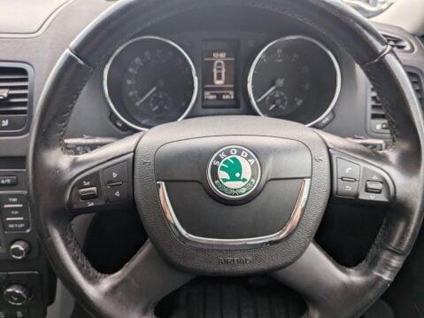 Skoda Yeti 2.0 TDI Elegance 4WD Euro 5 5dr 25