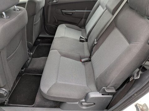 Vauxhall Zafira 1.8 16V Exclusiv Euro 5 5dr 12