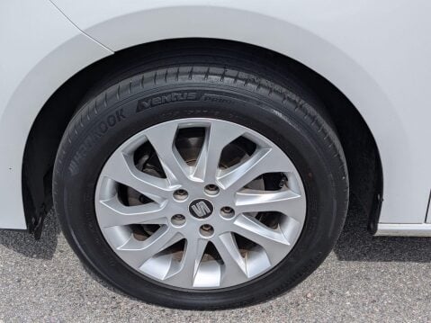 SEAT Leon 1.6 TDI CR SE Euro 5 (s/s) 5dr 25