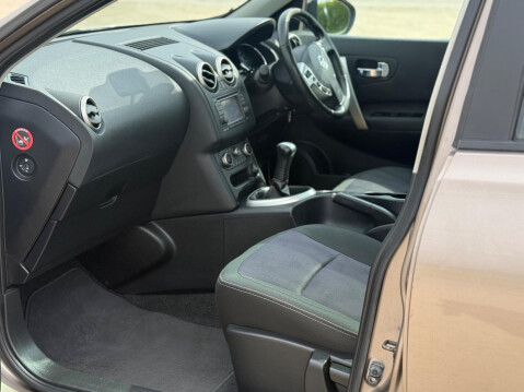 Nissan Qashqai 1.6 n-tec 2WD Euro 5 5dr 11