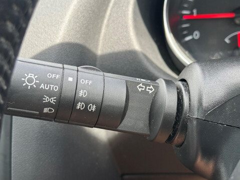 Nissan Qashqai 1.6 n-tec 2WD Euro 5 5dr 17
