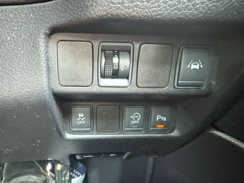 Nissan Qashqai 1.5 dCi N-Connecta 2WD Euro 6 (s/s) 5dr 22
