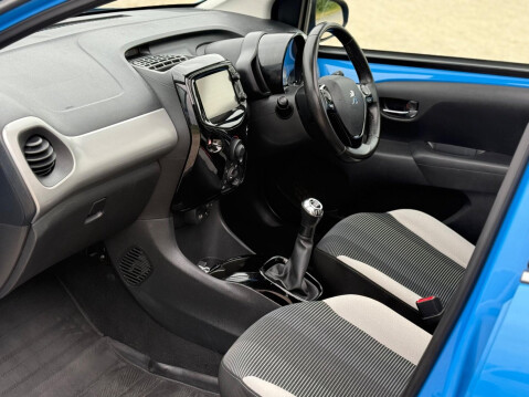 Peugeot 108 1.2 PureTech Allure Top! Euro 6 5dr 12